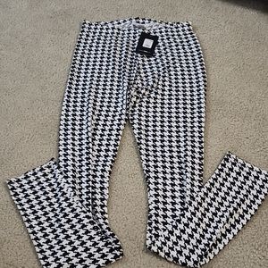NWT 🌟Fashion Nova Houndstooth Leggings